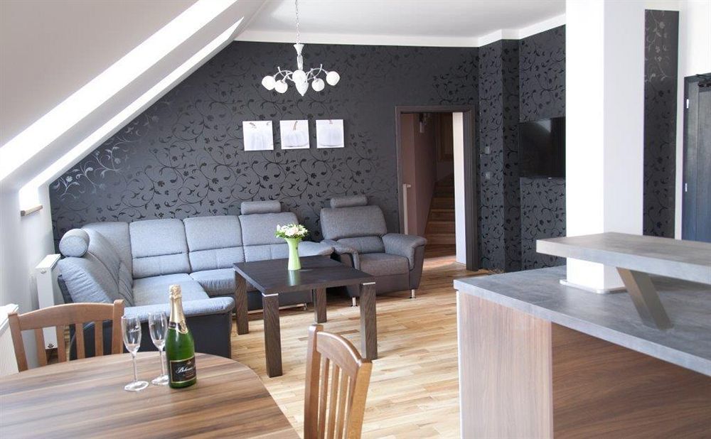 Apartmany Becherplatz Karlovy Vary Esterno foto